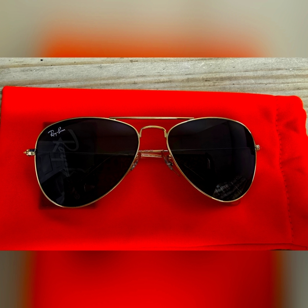 Ray-Ban Classic Gold Aviator Sunglasses